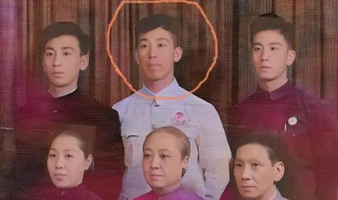 天津解放后，袁世凯曾孙穿着一身军装，带着警卫回家，姑姑开门只看了一眼，手里的抹布