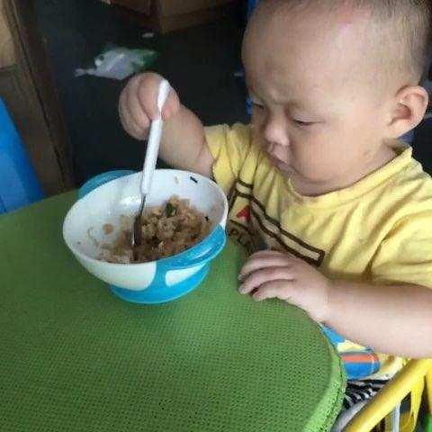 常给宝宝吃这种蔬菜, 孩子得罕见疾病, 医生抽出蓝色血