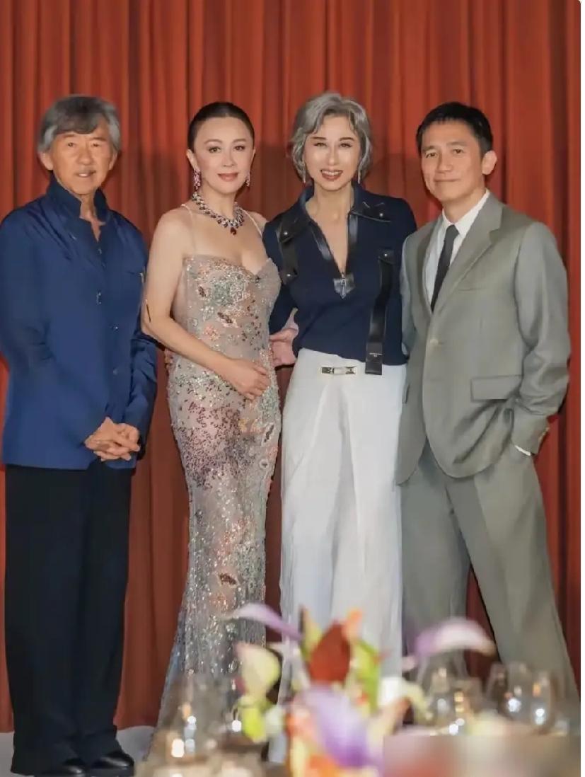 64岁叶倩文对比60岁的刘嘉玲，谁的状态更好？刘嘉玲从年轻到现在的气质就觉得