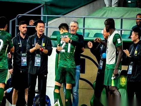 还没等俱乐部官宣呢，自己先在发布会上把话挑明了：明天，就是最后一战。就这么干