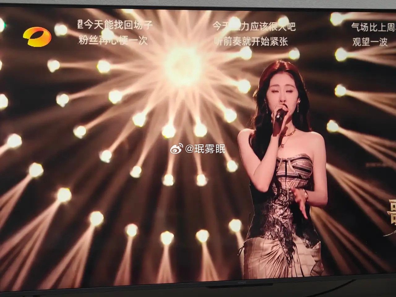 这季《歌手》落差挺大，官宣阵容时人人夸豪华，开播两期却吐槽不断。往年常有出圈好舞