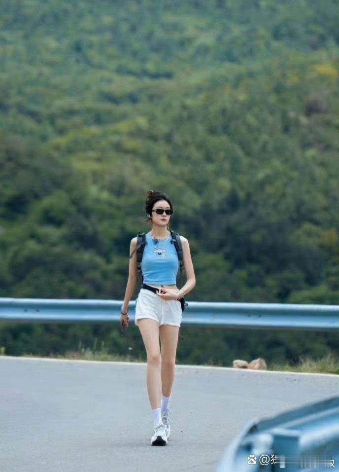 我感觉孙千就是那那种内娱里面很少见的健康美，她的身材好好​​​