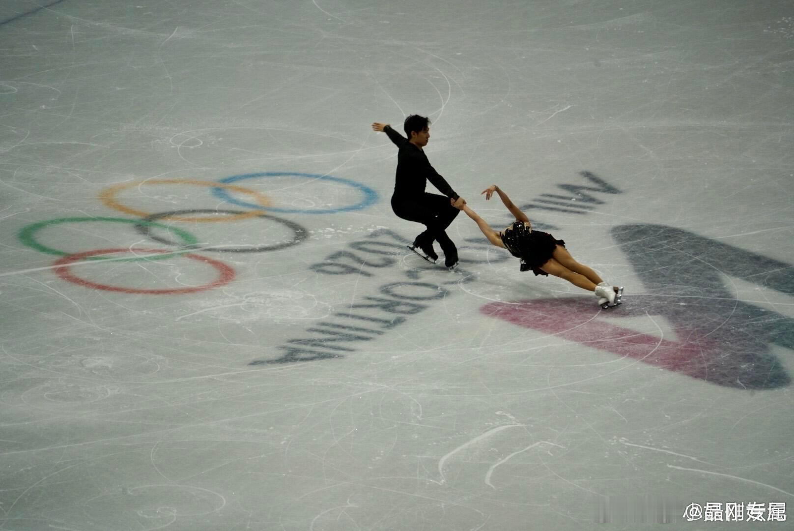 隋文静韩聪短节目72.66分米兰冬奥会双人滑短节目，隋文静韩聪第二位出战，顶住压