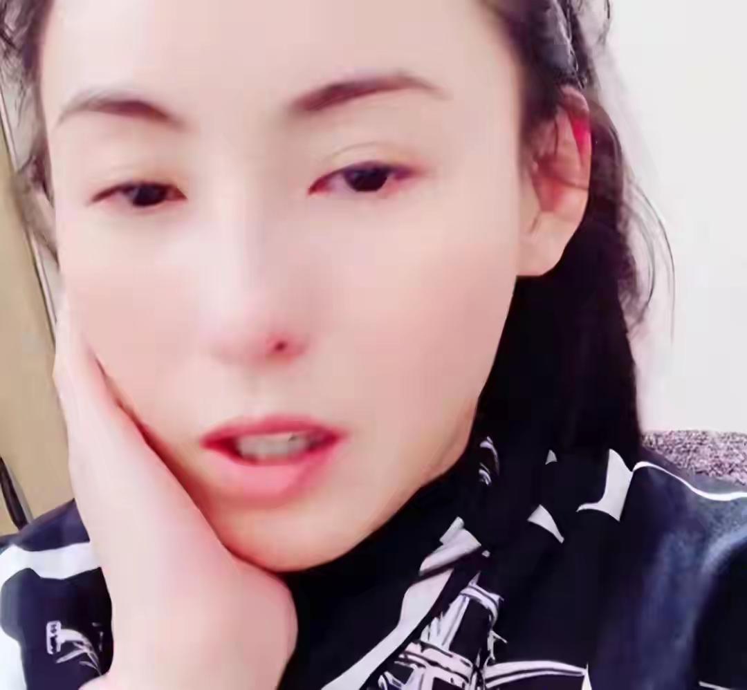 啥情况?张柏芝怎么突然立遗嘱了?看她的照片，状态有些差，跟从前判若两人！据