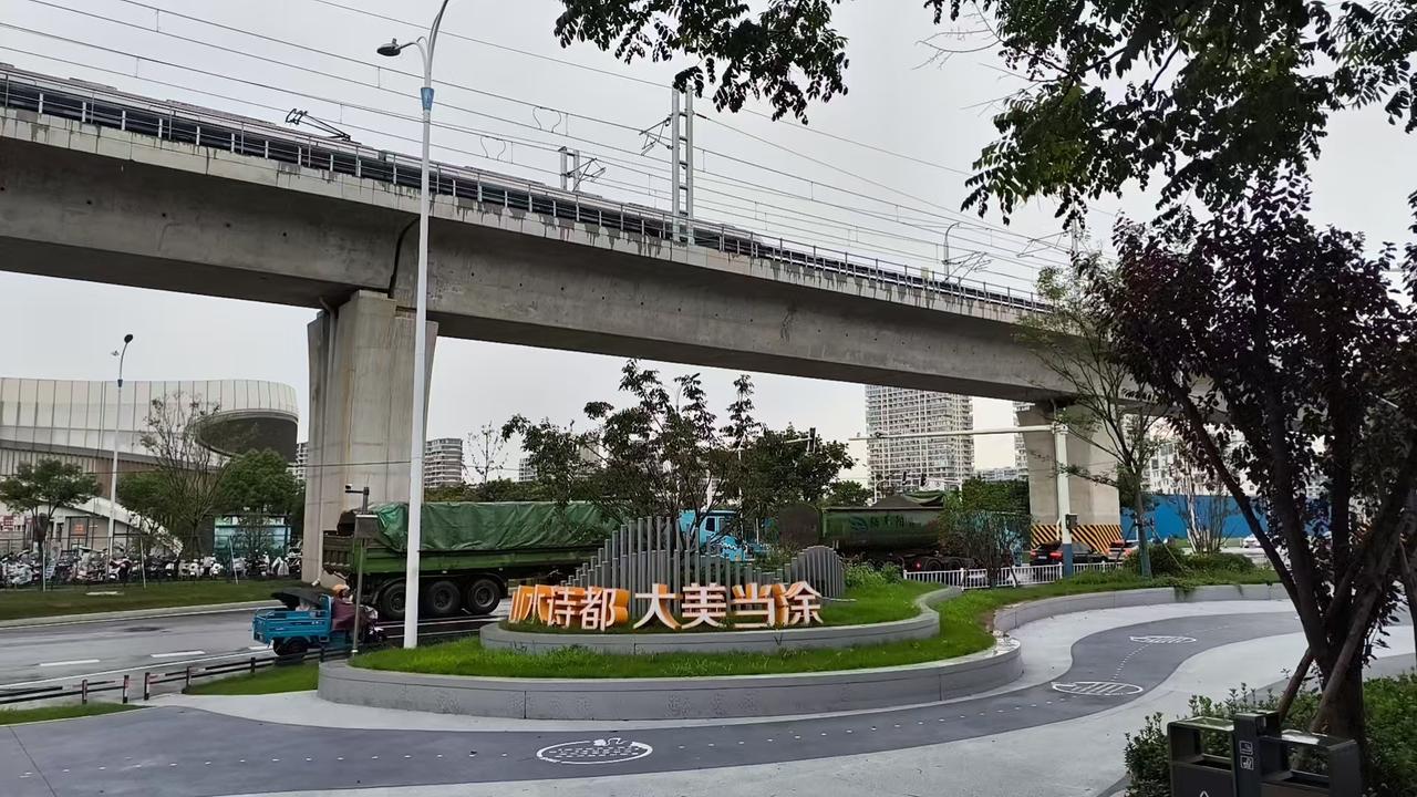 探寻人工智能，人与AI全新序章探寻人工智能，这开启了人与AI的全新序章。当我们投