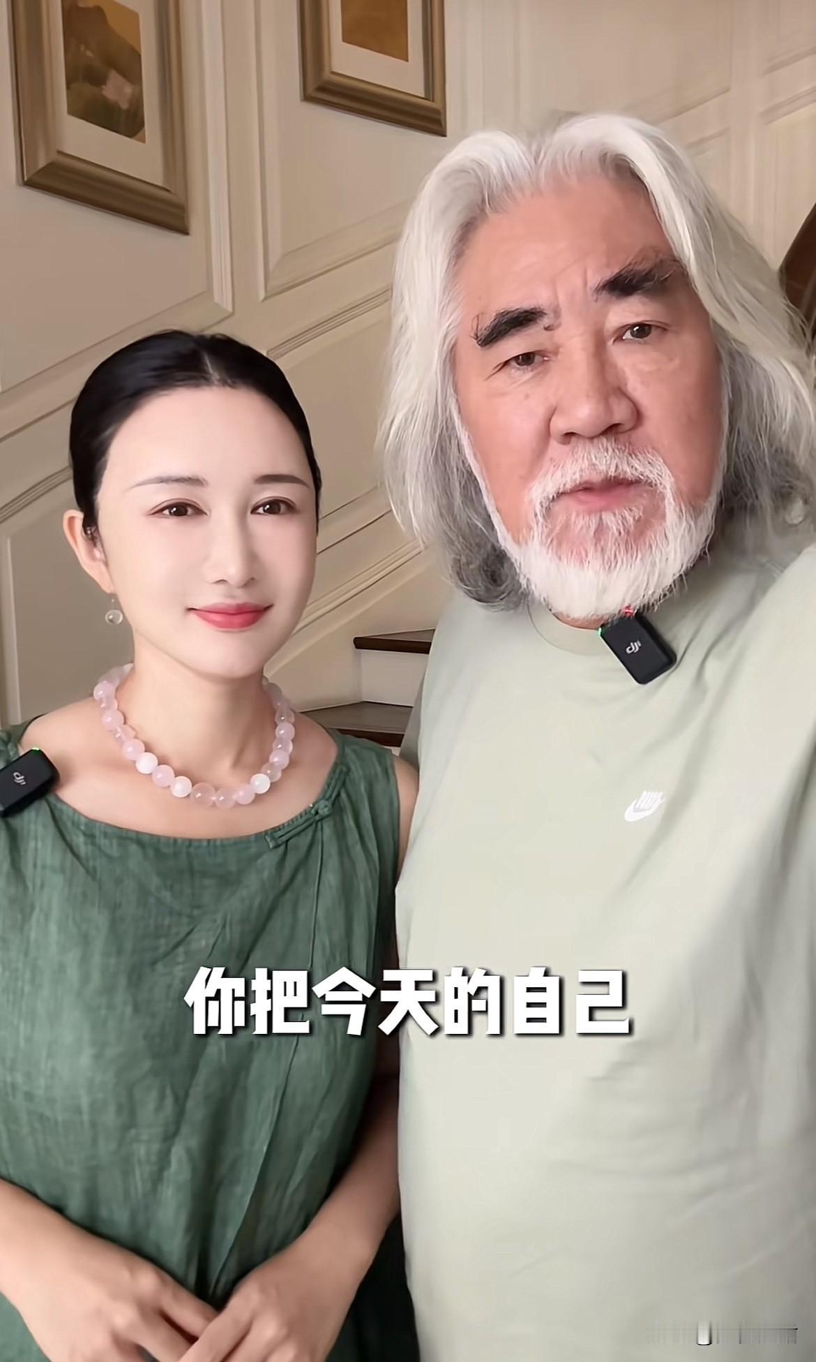 张纪中怎么也没有想到晒幸福晒出了事，网友调侃要给他做女婿，他跟妻子恶语怒怼网