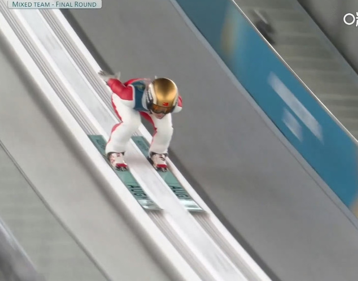 燃爆了！中国跳台滑雪创历史，首进冬奥决赛轮太提气谁懂啊！米兰冬奥跳台滑雪混