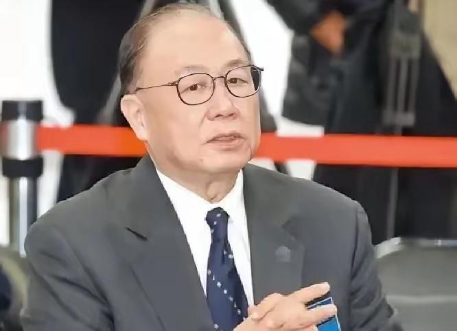台军前司令陈永康私下坦言，大陆武力统一台湾的难度正变得超出想象。陈永康这句话