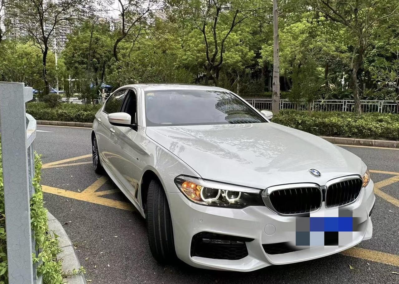 车贩子的镰刀太狠了吧，朋友19年买的宝马530，昨天去二手市场，[捂脸哭]