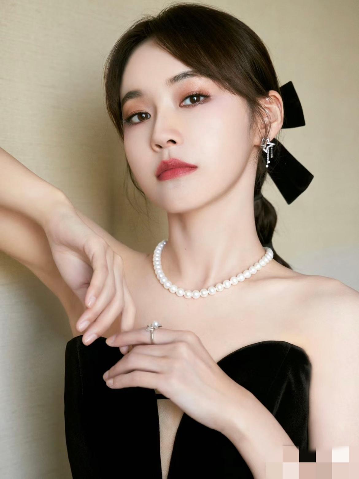 发现一个有意思的的事，只要是张佳宁演的戏，不管男主是谁，演技好不好，什么题材