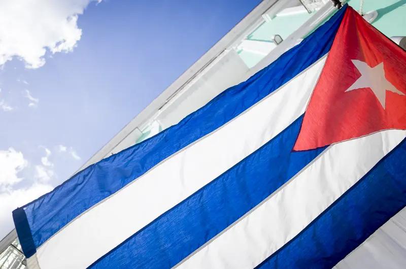 由于美国对古巴的石油禁运，已经严重影响古巴的民生了，作为古巴最重要的盟友之一俄罗