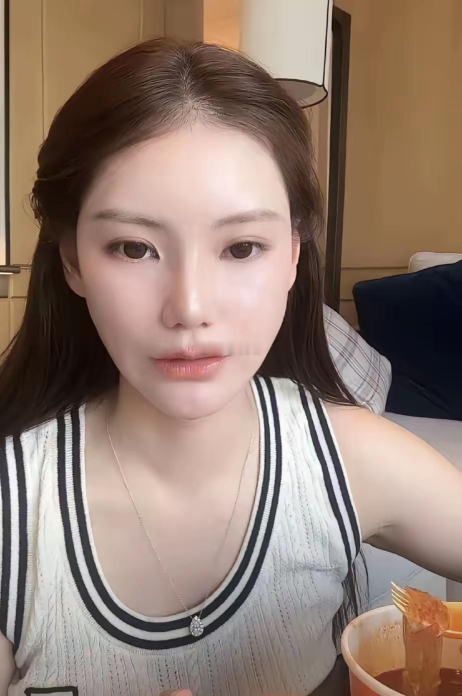 网友问筱梅“为什么把玥儿和霖霖送到加拿大这么远的地方啊？”筱梅的回答真是太会养孩