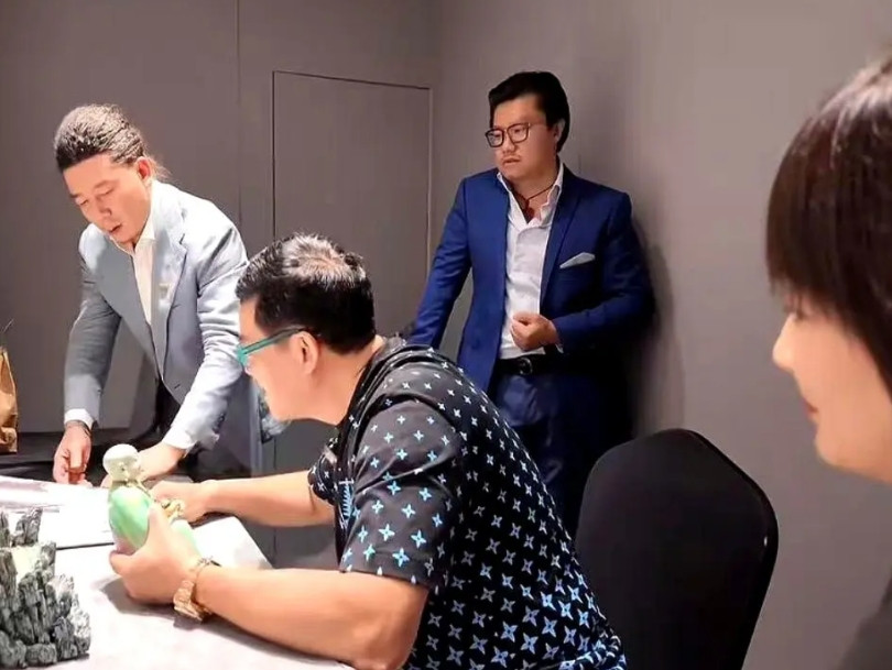 陈维聪出来了！在广州，陈维聪曾经是家喻户晓的人物，什么时候出来竟然没有一点“