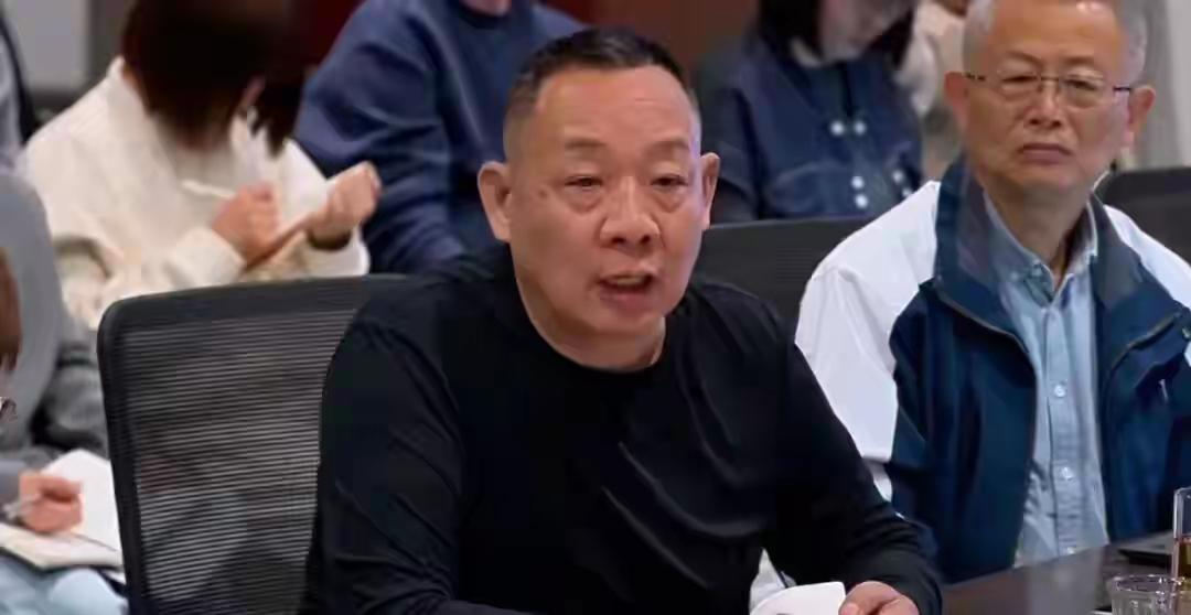 看了于东来关于关闭胖东来生活广场店的回应，就一句话，活该他发财！年销售额20