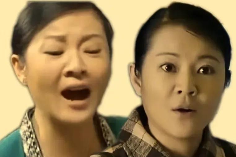 别再被“炸裂式演技”骗了。嗓门大、表情凶的，可能最不会演。郝蕾看一眼就能戳穿
