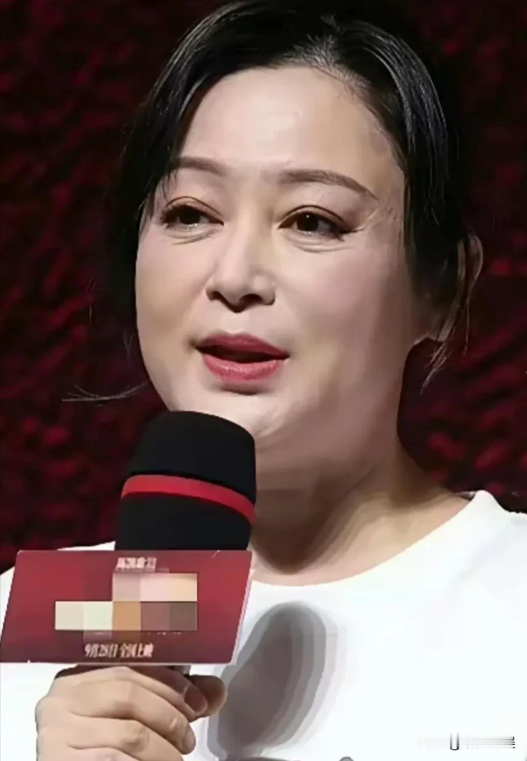 发现没，时间真是个公平的东西，这俩人的相似度已经有90%了！曾经的内地第一美女