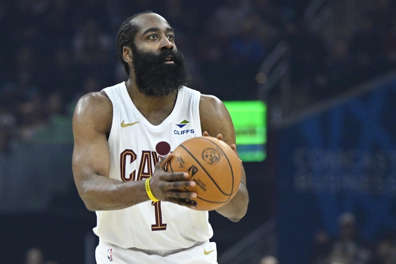 骑士打老鹰，就是一场不能赢的比赛！一旦赢了，他们哪怕守住东部第四，也很可能把猛