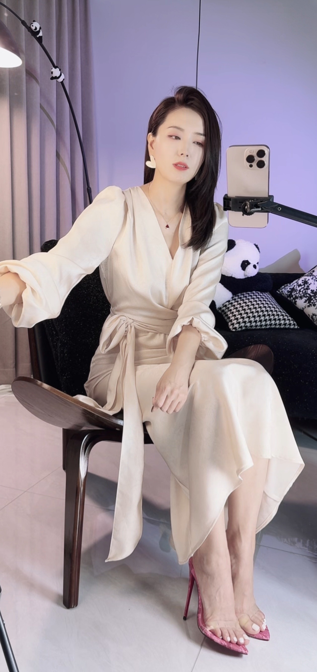 秀儿裸足小脚丫嫩嫩香香的​​​