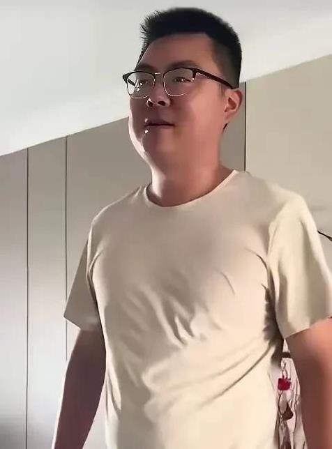 郭威的妻子田静就可以牵绊住郭威，郭威有了自己家庭，还有俩孩子，他不可能跟着许敏一