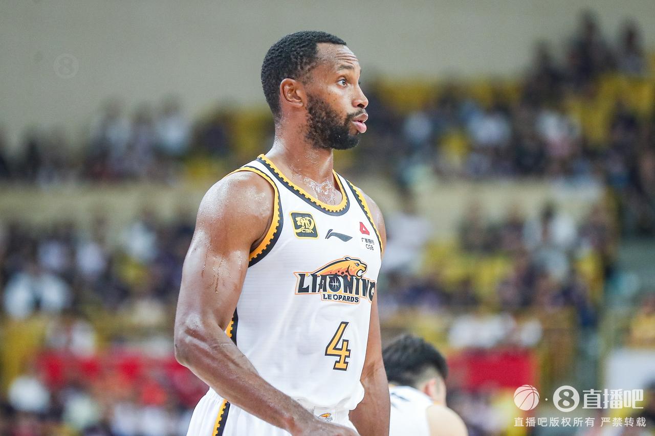 弗格加盟上海,联手古德温,上海CBA竞争力急剧提升在和北京,广厦和宏远的阵容