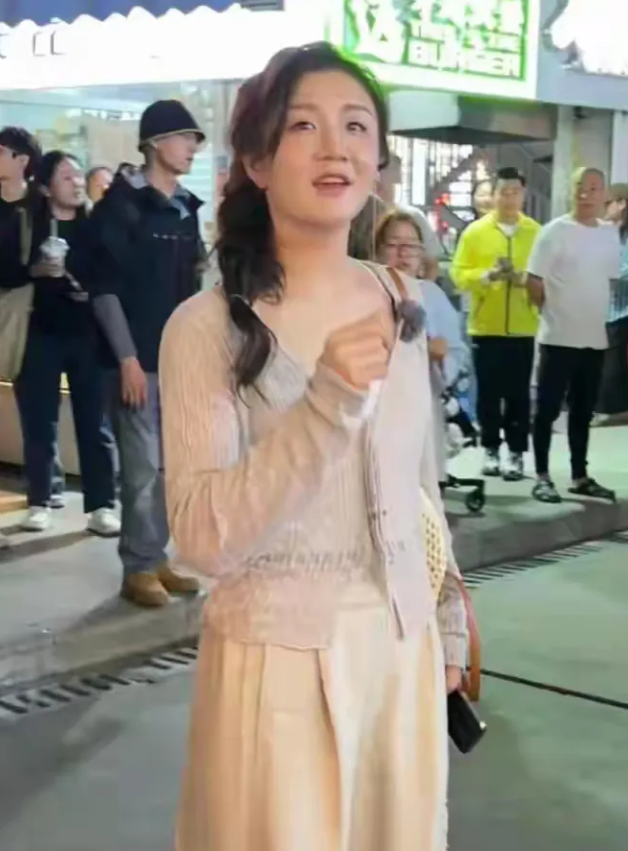 樊振东复出11连胜了，陈梦却被表哥带去看岳云鹏演唱会，如此反差‼️不得不说，奥