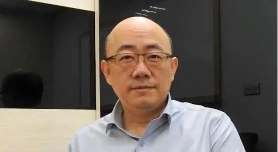 台湾评论员郭正亮曾表示：“我认识的国民党人里，没有一个主张两岸统一；连战、吴伯雄