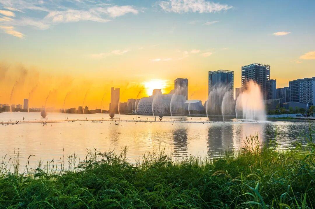 2026年1~2月，浙江全省一般公共预算收入完成2484亿元，增长2%。杭州的财