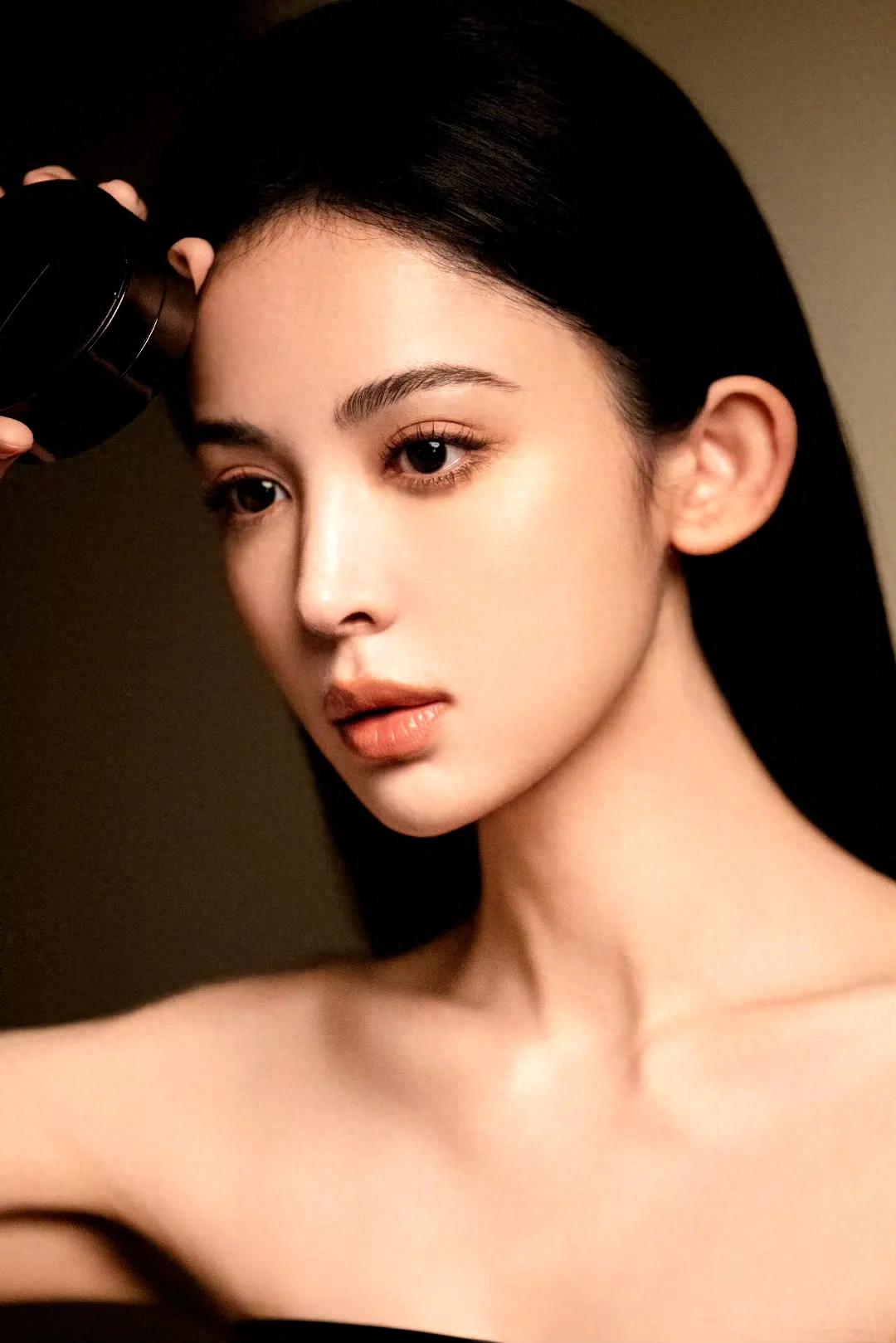 女星古力娜扎魅力优雅造型：风格百变，异域风情！
