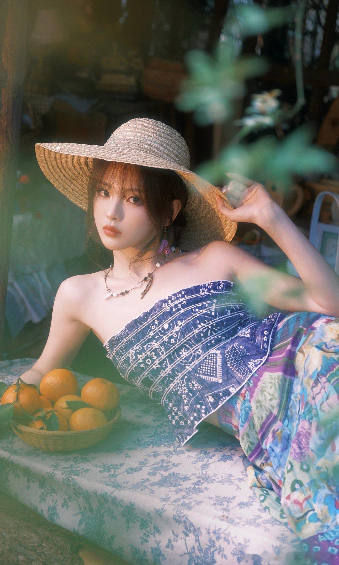 杨超越这组太漂亮了，像是夏天的莓果苏打汽水，一打开就是扑面而来的香味