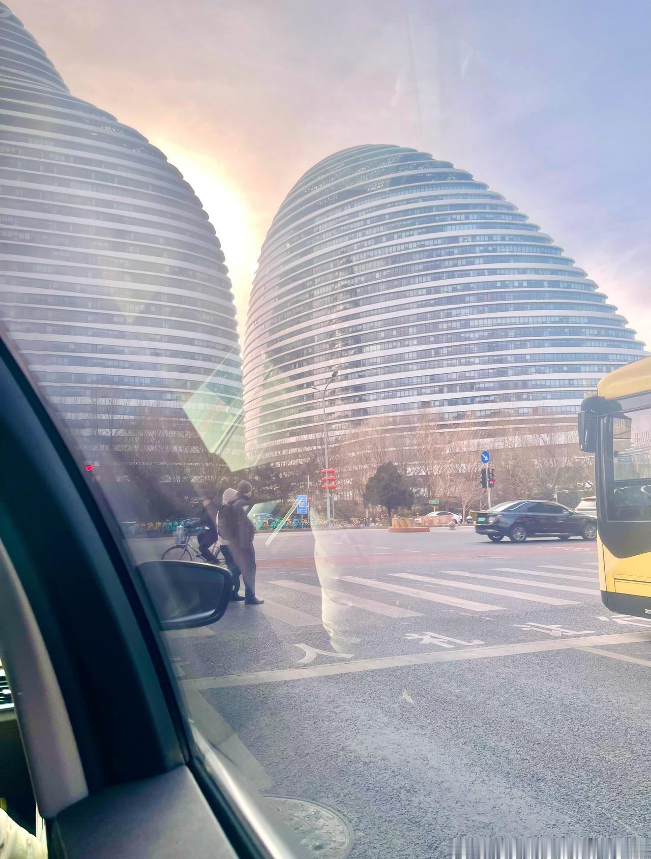 串门，聚会，吃饭，喝酒、掼蛋……曾经的第二cbd望京，如今也冷落了不少……