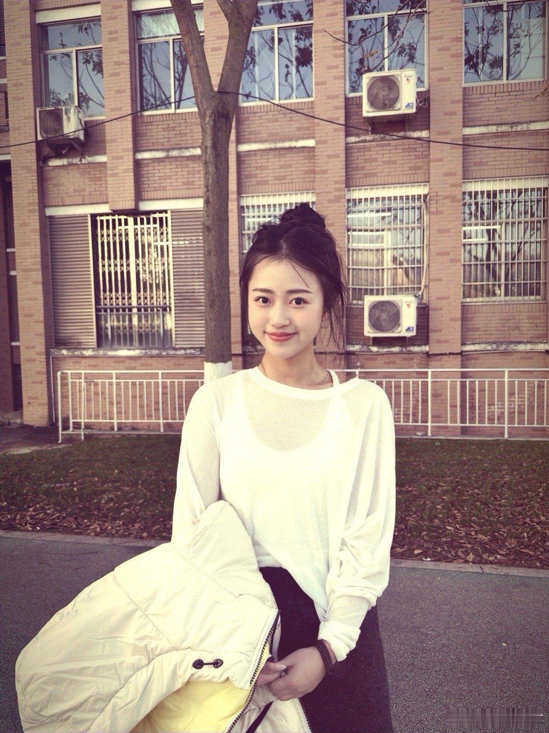 老己今年让你流了那么多泪明年我一定会让你幸福的.