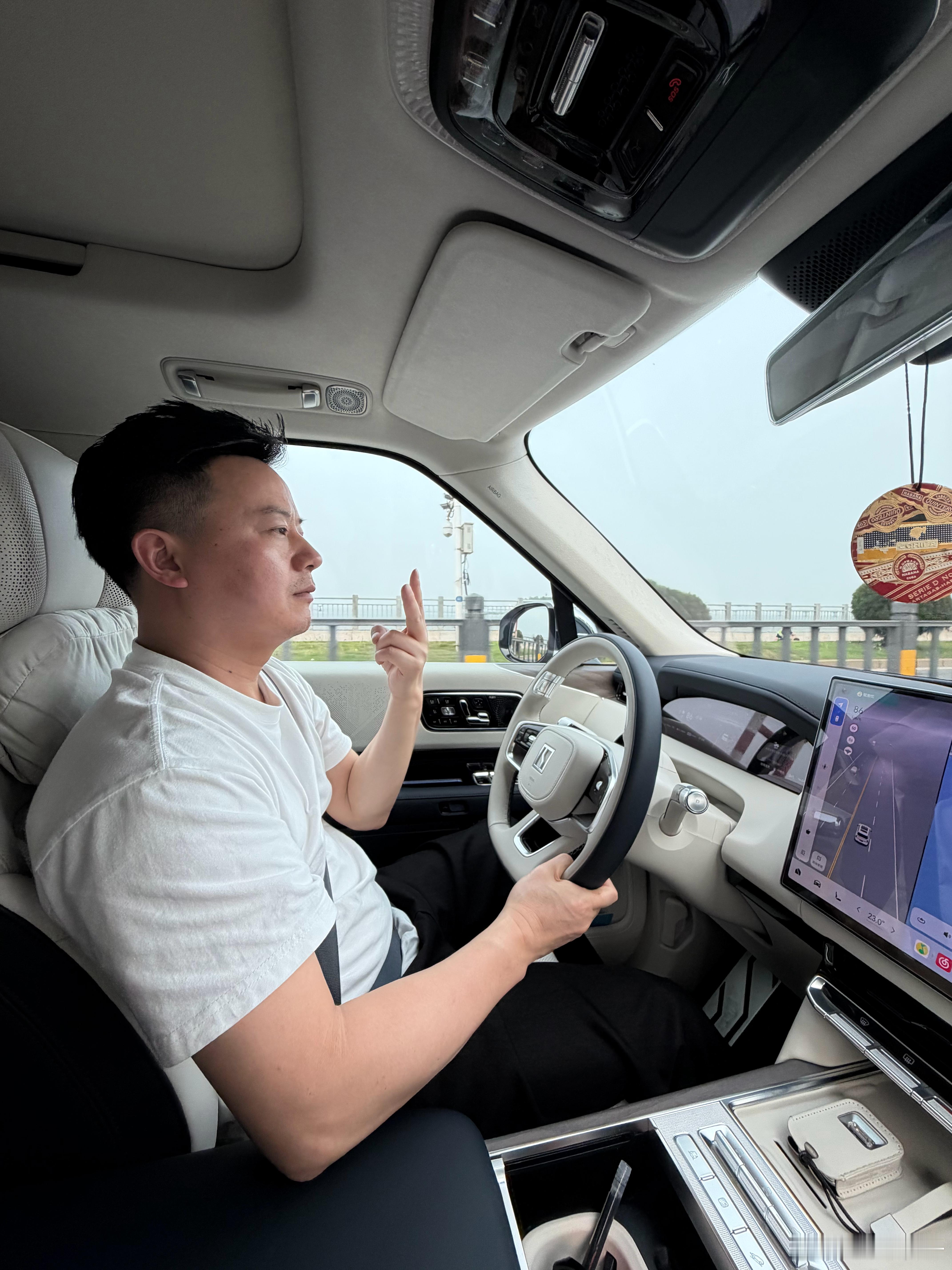 上海出差，飞机4点起飞，这会我才出发，在厦门的这份松弛感一般人体会不到