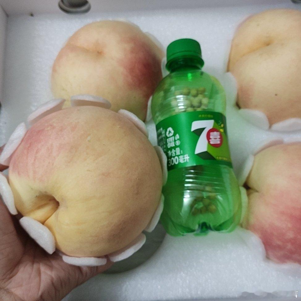 大桃子！​​​