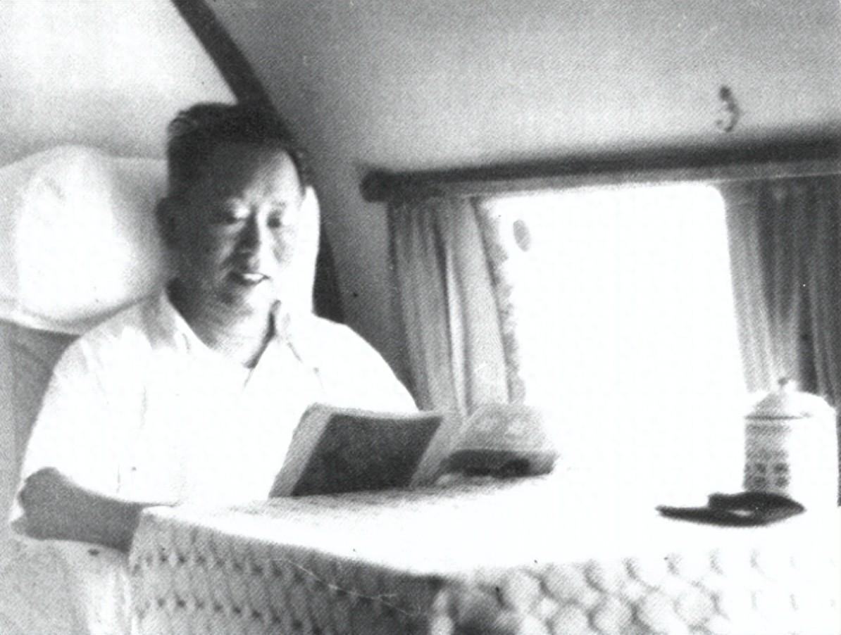 58年毛主席和刘亚楼的会谈不欢而散，刘亚楼连忙求助周总理和罗帅“1958年9