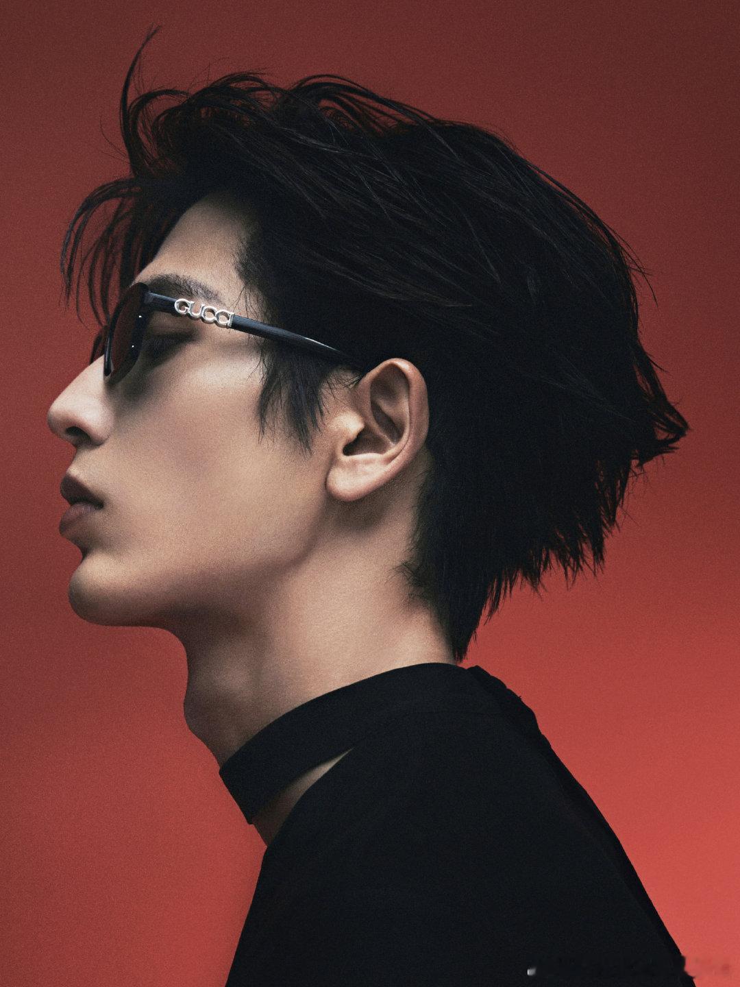 张凌赫今天gucci品牌活动造型出图，0d这个外貌真是不是超模胜似超模，脸为高奢