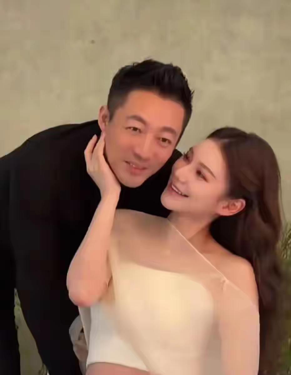 马筱梅堪称最美最苗条的孕妇。[比心]上回说要是汪小菲能陪马筱梅拍一组怀孕后的孕