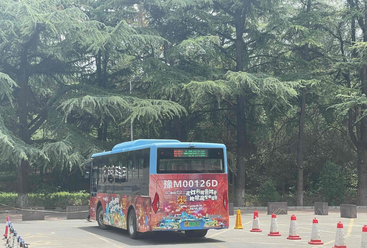 你知道乌鲁木齐的公交车有多少年没有涨价了吗？我查了一下，自2091年以来，乌鲁木