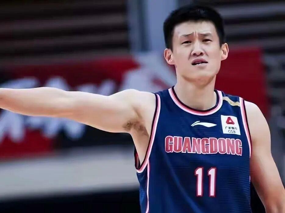CBA最新消息：据知名篮球自媒体人麦穗丰谈到深圳球员周鹏，：深圳男篮今晚打进CB