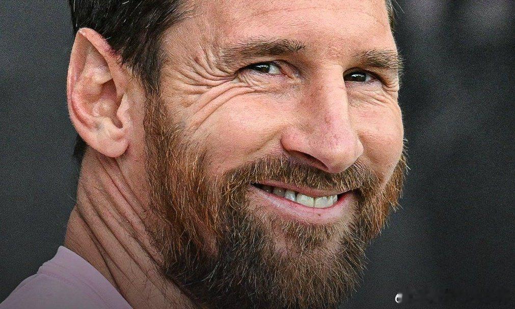 梅西赢得世界杯的原因：梅西c罗​​​