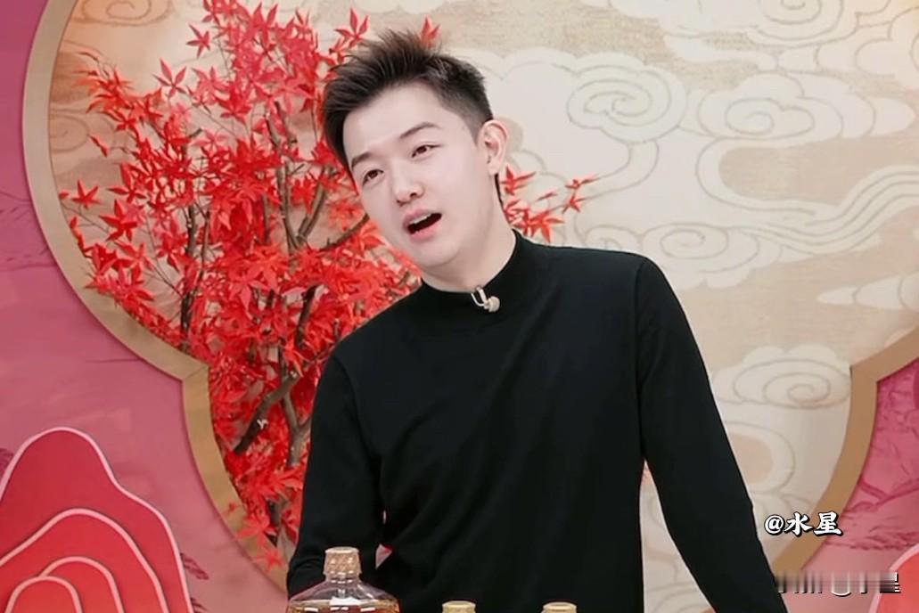 董董刚刚还在用气泡音“油”大家[笑着哭]下播后就迫不及待发了个视频原来是董礼貌