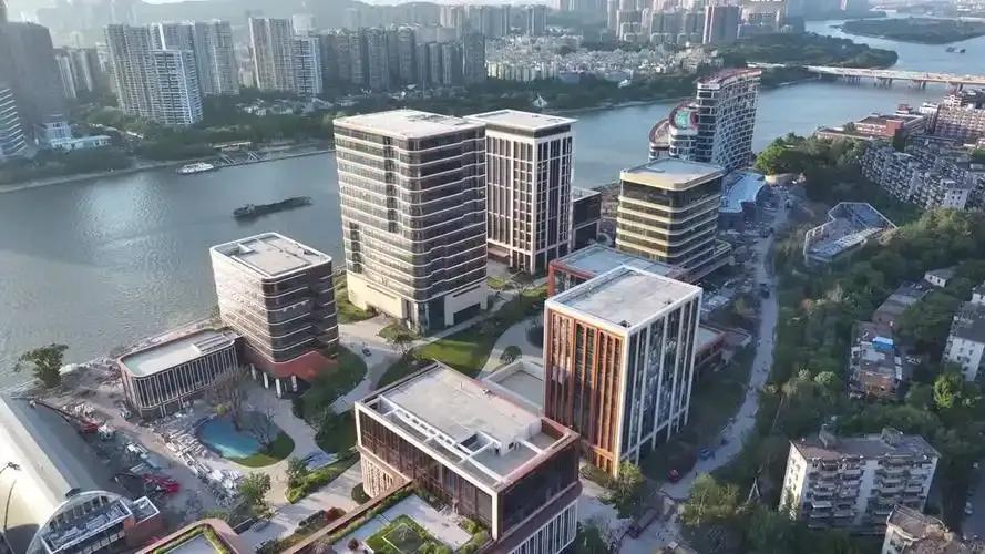 对华为，原以为上海够大方了，没想到广州更阔气。为了能留住华为，上海突然变得非常