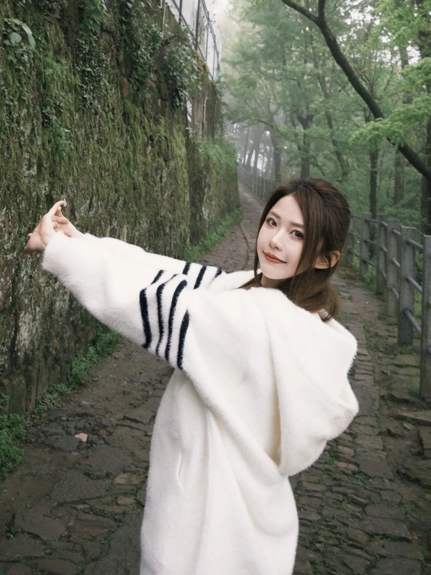 雨停了，要一起走走吗？