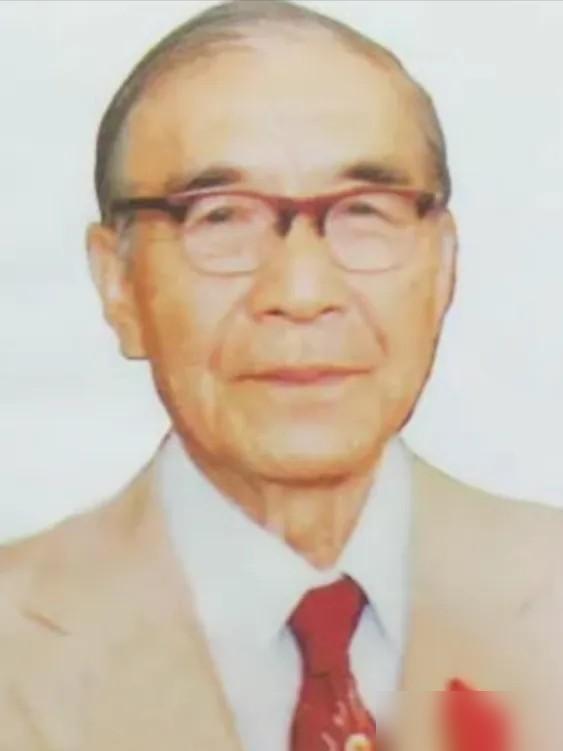 86岁的他喝迷糊了，把家里23岁的小保姆当成了自己老婆，保姆没有反抗，第二天，保