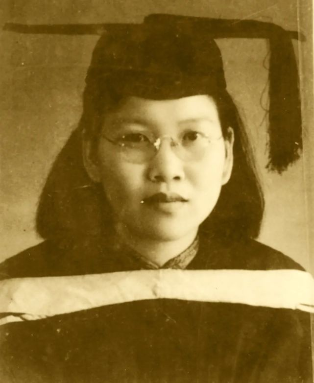1939年5月18日，拥有一座橡胶厂的华侨富商白老板去邻居家串门喝茶，邻居大吃一