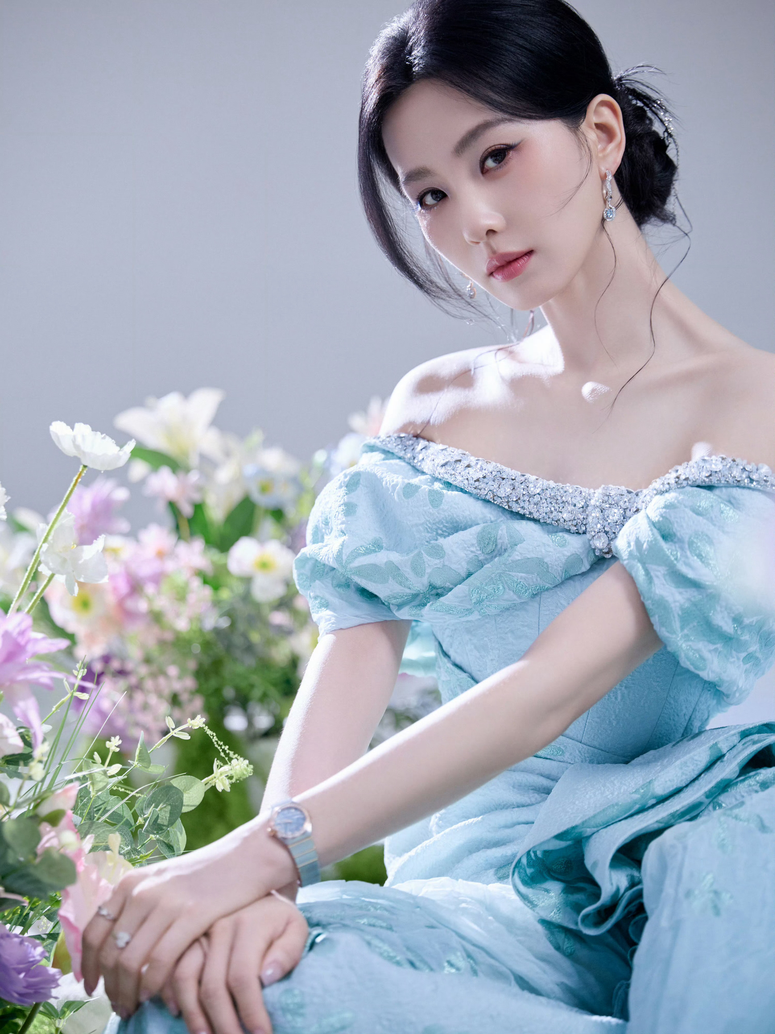 端庄典雅的刘诗诗