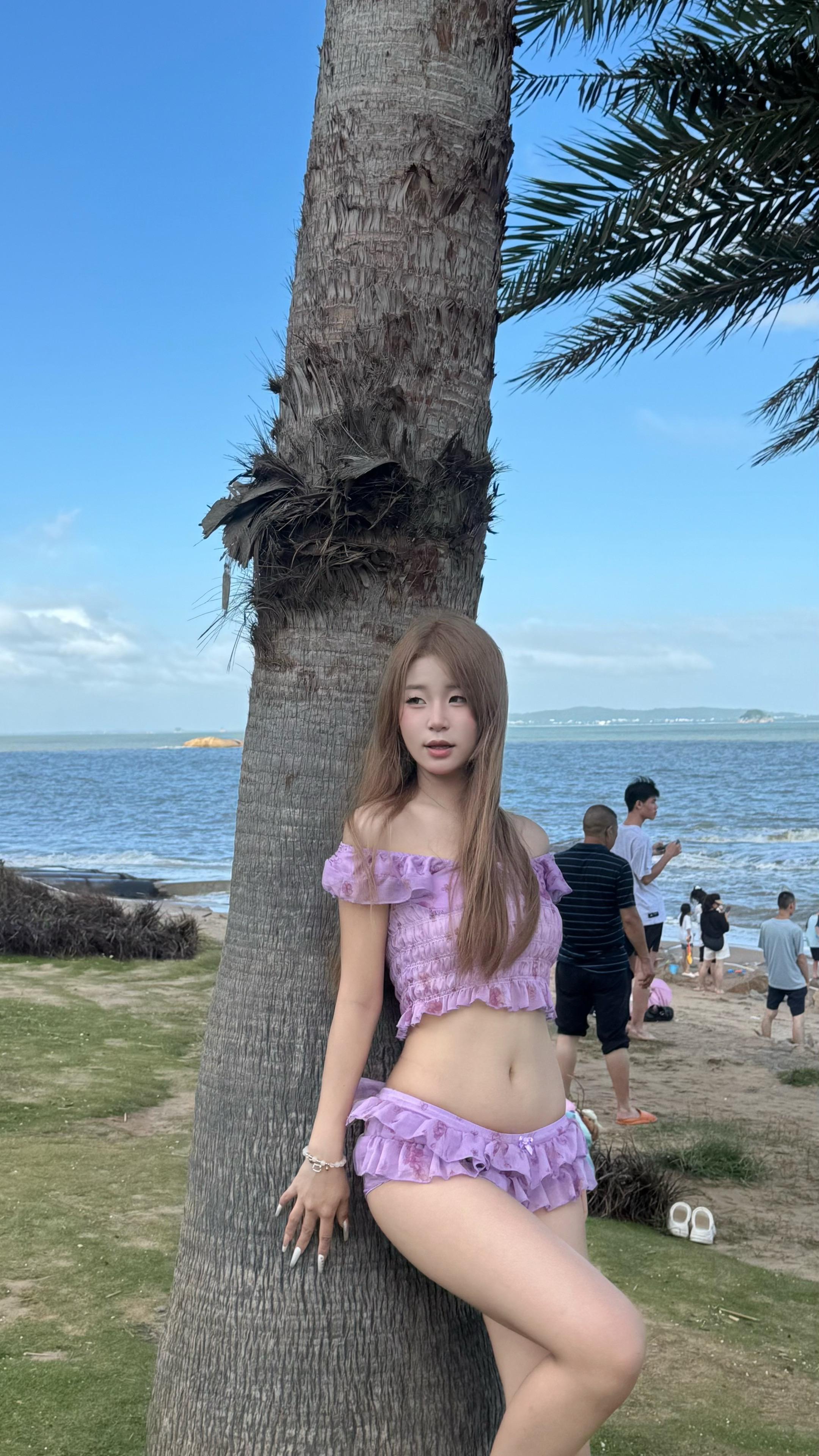 夏天 一起看海 海边正常穿搭无不良影响