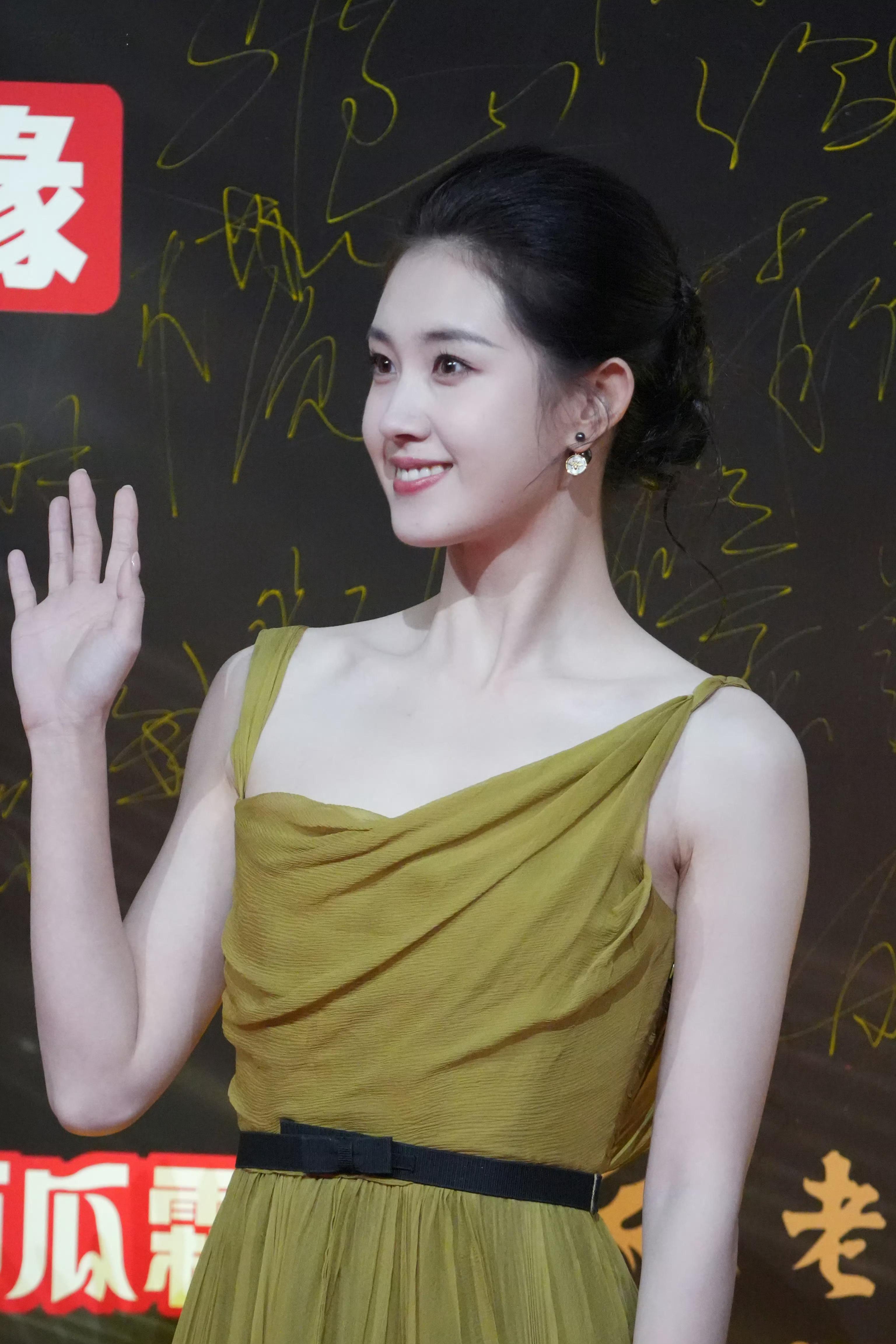 郭宇欣国剧盛典红毯路透图闯入森林的精灵好甜🥰