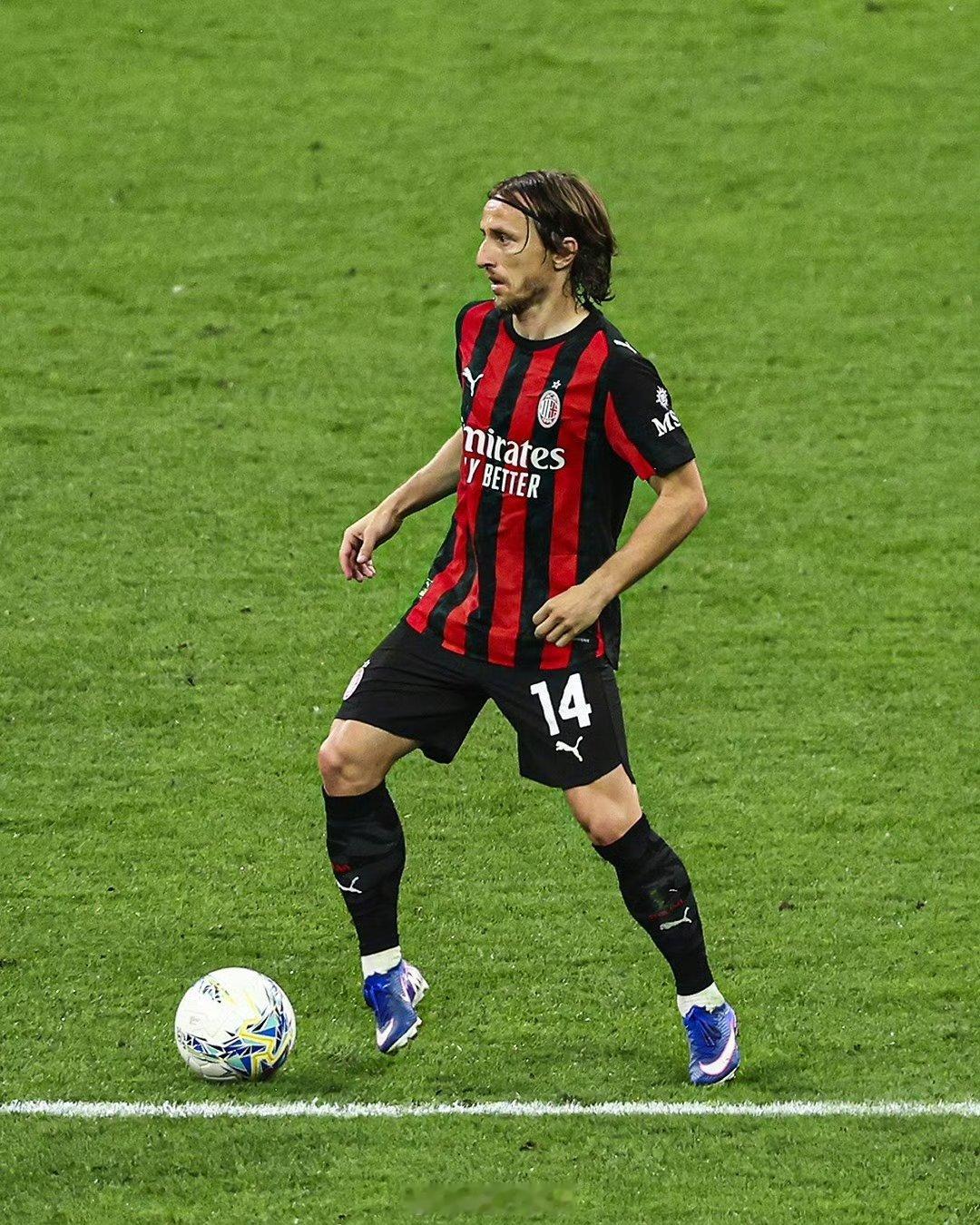 莫德里奇赛季报销莫德里奇颧骨骨折已成功接受手术克罗地亚国家队官方消息，40岁的A