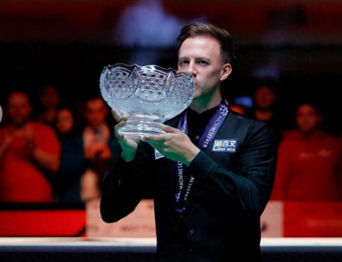 10-4，特鲁姆普为何终结无冠，两个字，没想到墨菲会这么说当晚柏林的滕珀尔霍