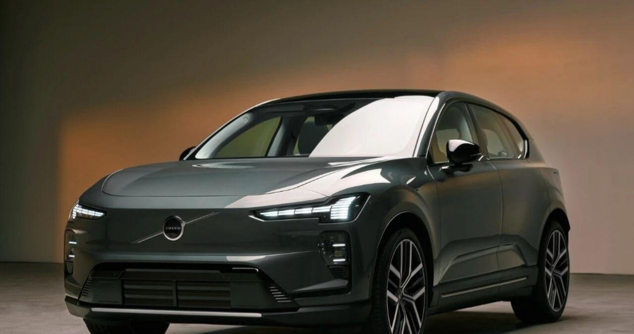 2027款沃尔沃EX60正式亮相，欧洲起售约52.3万，标配NACS接口，可直连